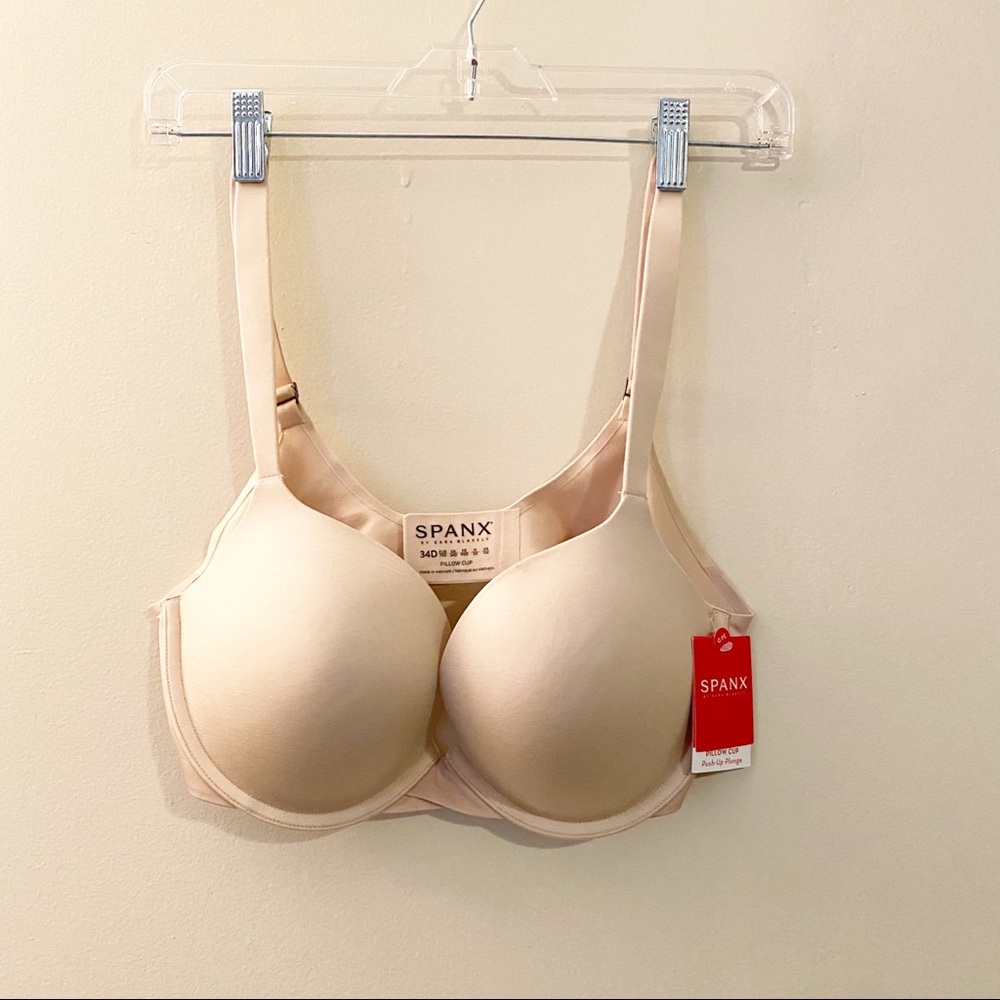 NWT SPANX Pillow cup Push up plunge Bra